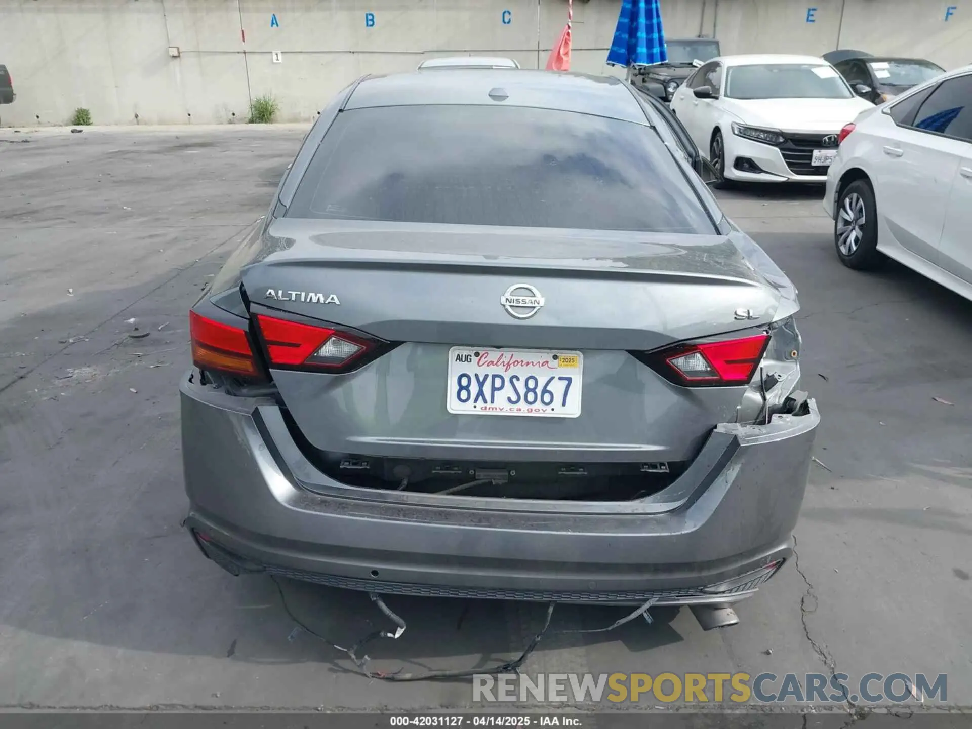 17 Photograph of a damaged car 1N4BL4EV8KC200773 NISSAN ALTIMA 2019