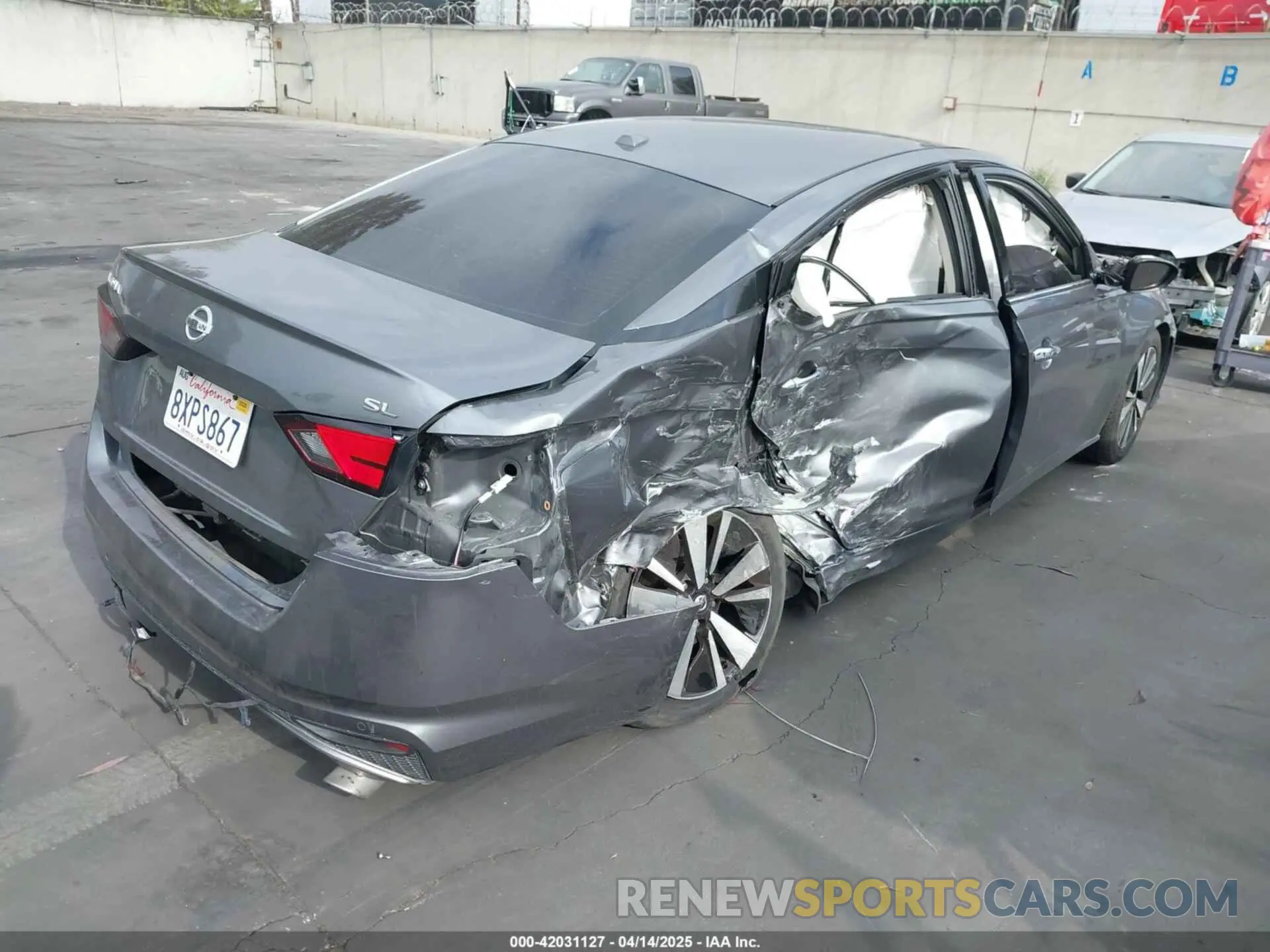 4 Photograph of a damaged car 1N4BL4EV8KC200773 NISSAN ALTIMA 2019