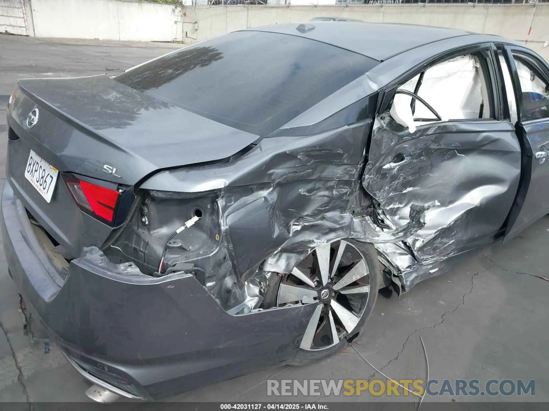 6 Photograph of a damaged car 1N4BL4EV8KC200773 NISSAN ALTIMA 2019