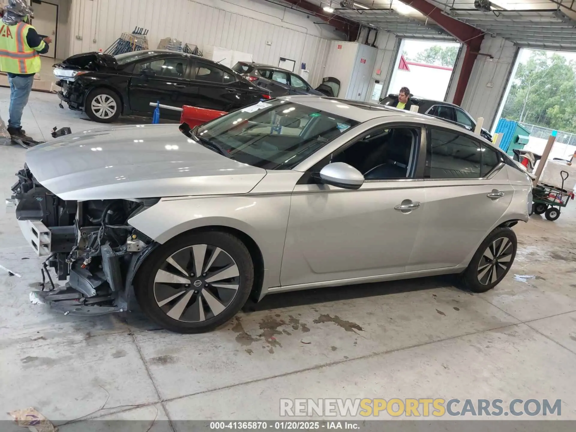 14 Photograph of a damaged car 1N4BL4EV8KC216553 NISSAN ALTIMA 2019