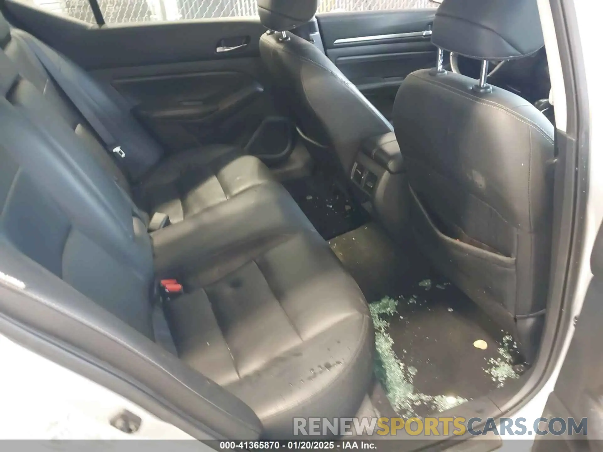 8 Photograph of a damaged car 1N4BL4EV8KC216553 NISSAN ALTIMA 2019