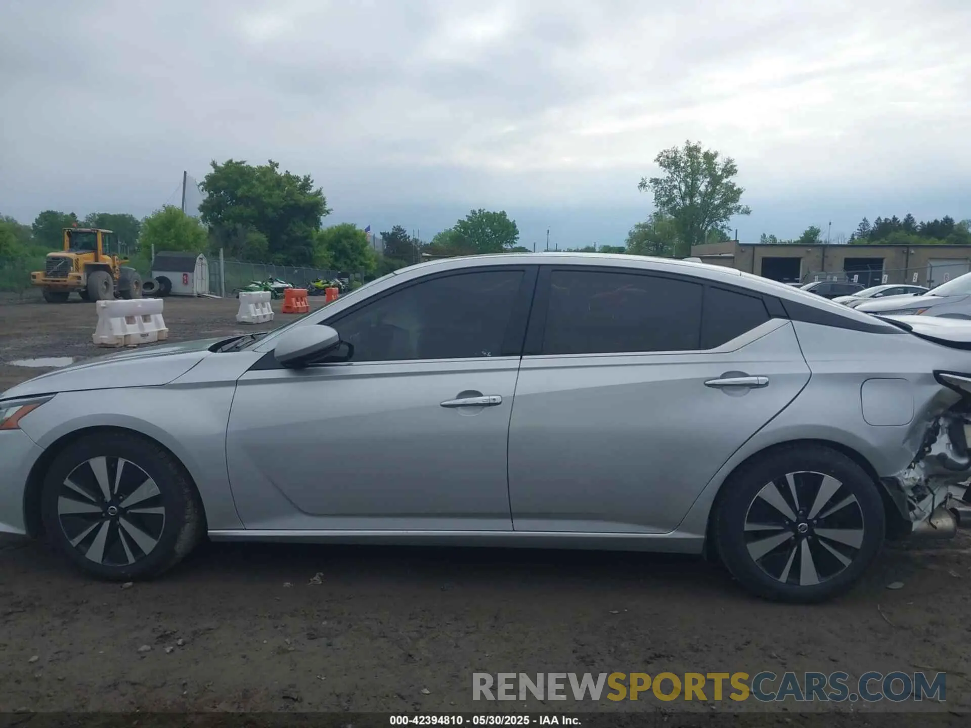 15 Photograph of a damaged car 1N4BL4EV8KC218304 NISSAN ALTIMA 2019