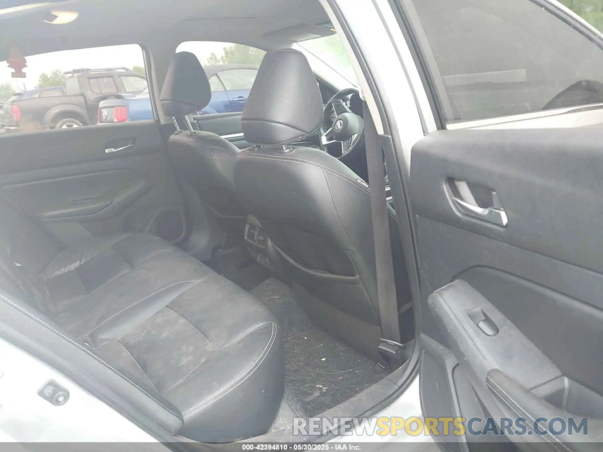 8 Photograph of a damaged car 1N4BL4EV8KC218304 NISSAN ALTIMA 2019