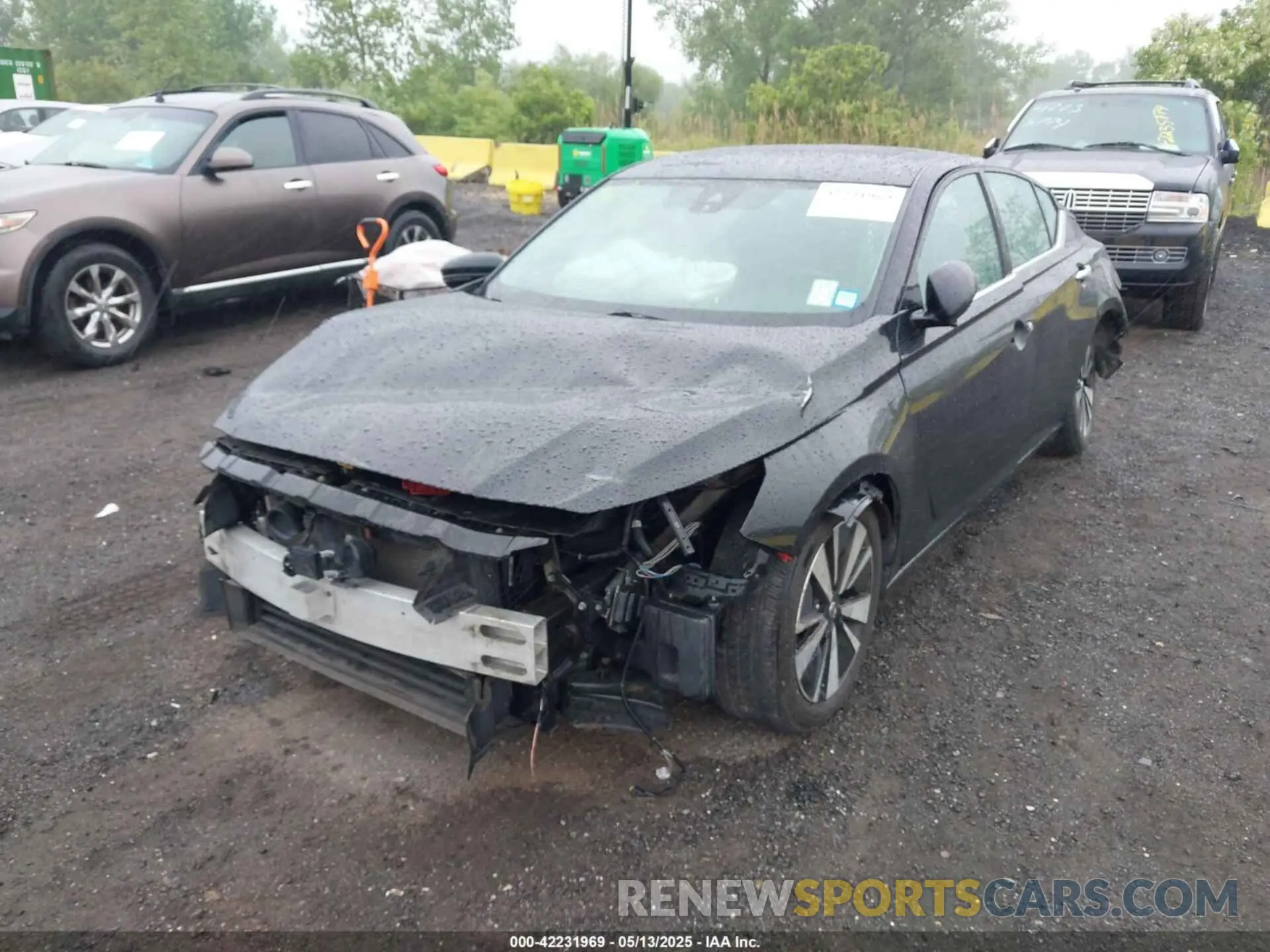 2 Photograph of a damaged car 1N4BL4EV8KC220957 NISSAN ALTIMA 2019