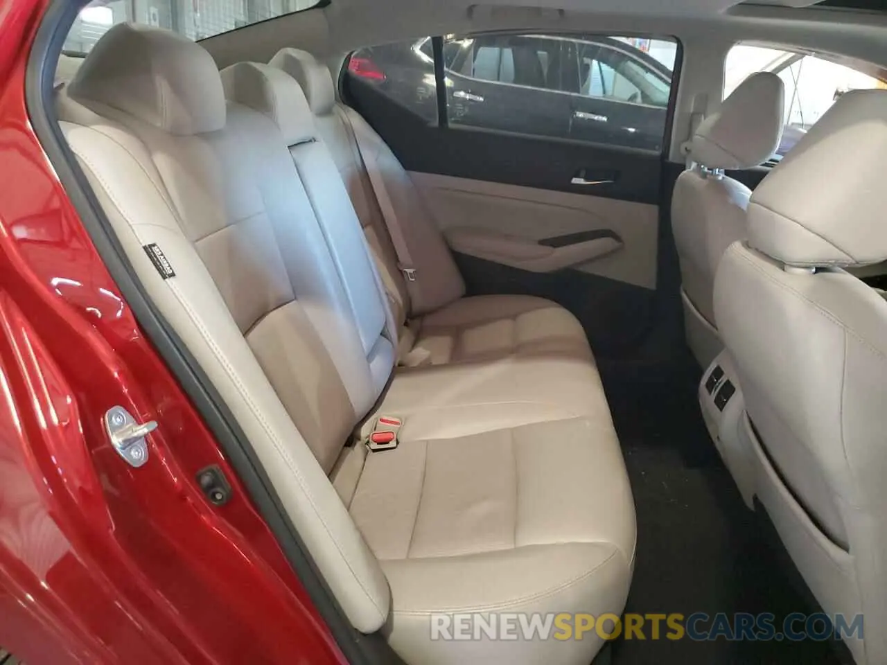 10 Photograph of a damaged car 1N4BL4EV8KC234762 NISSAN ALTIMA 2019