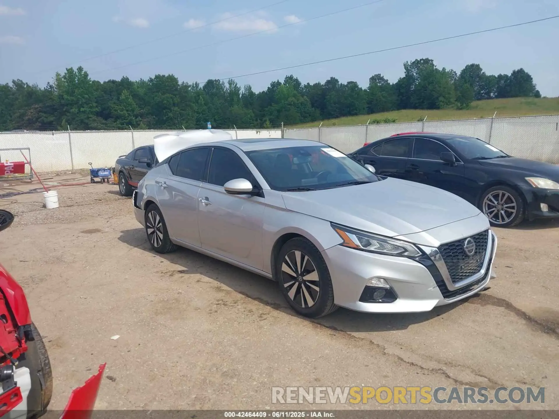 1 Photograph of a damaged car 1N4BL4EV8KC252226 NISSAN ALTIMA 2019