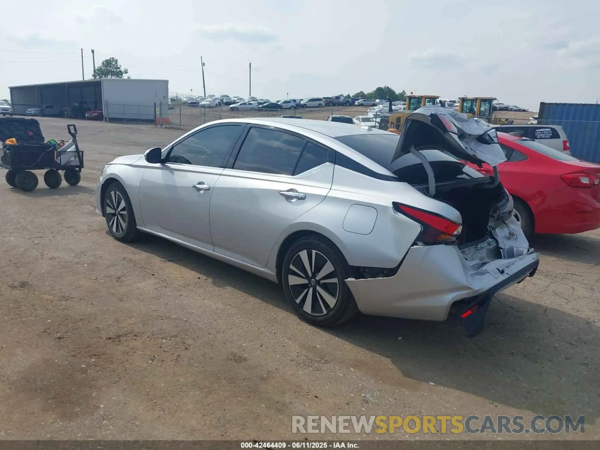 3 Photograph of a damaged car 1N4BL4EV8KC252226 NISSAN ALTIMA 2019