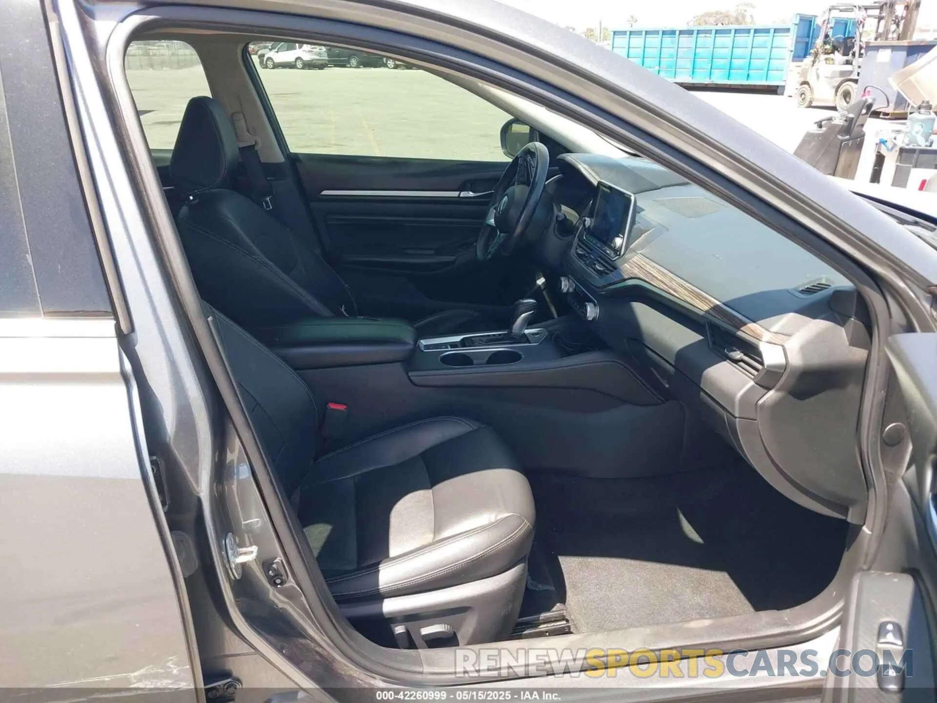 5 Photograph of a damaged car 1N4BL4EV8KC259841 NISSAN ALTIMA 2019
