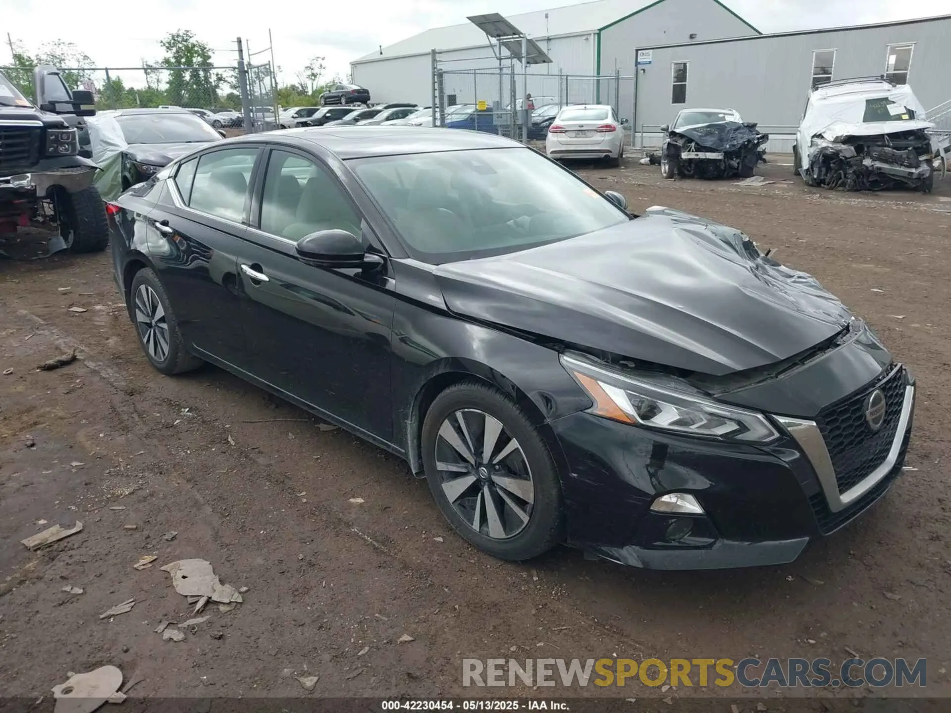 1 Photograph of a damaged car 1N4BL4EV9KC101346 NISSAN ALTIMA 2019