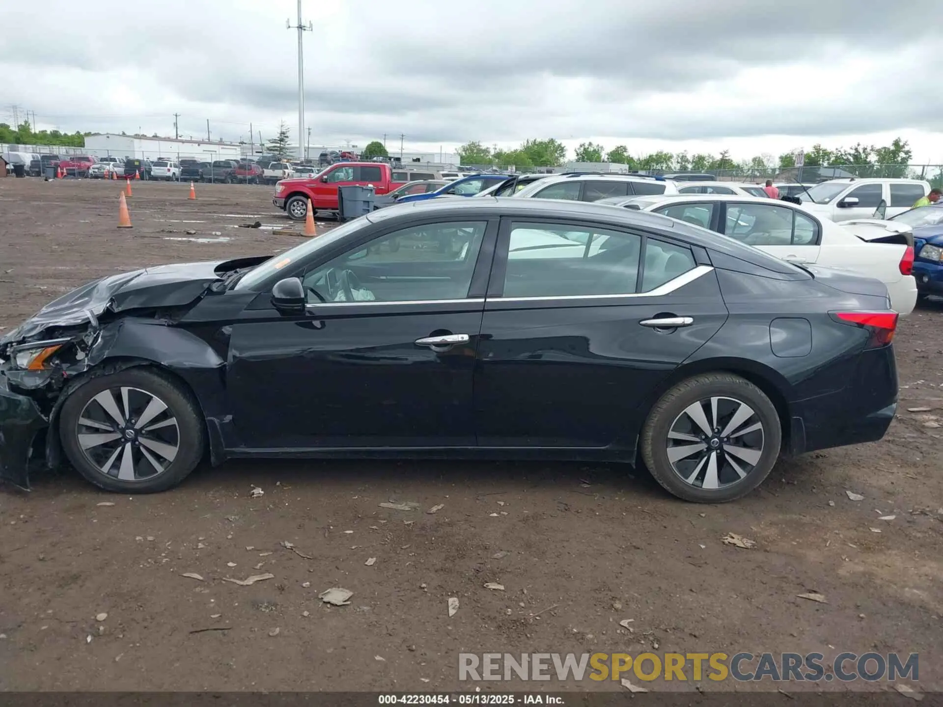 14 Photograph of a damaged car 1N4BL4EV9KC101346 NISSAN ALTIMA 2019