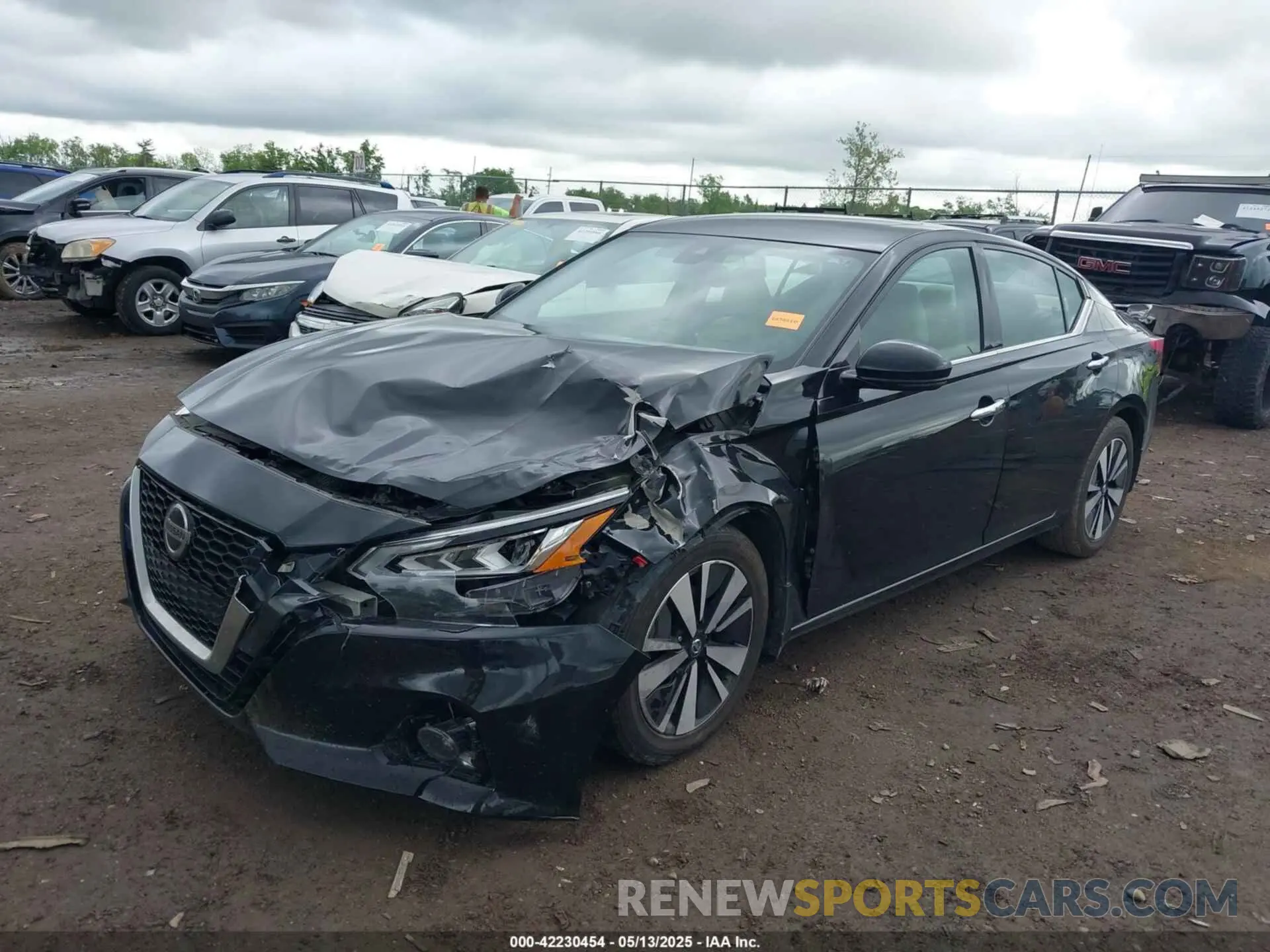 2 Photograph of a damaged car 1N4BL4EV9KC101346 NISSAN ALTIMA 2019