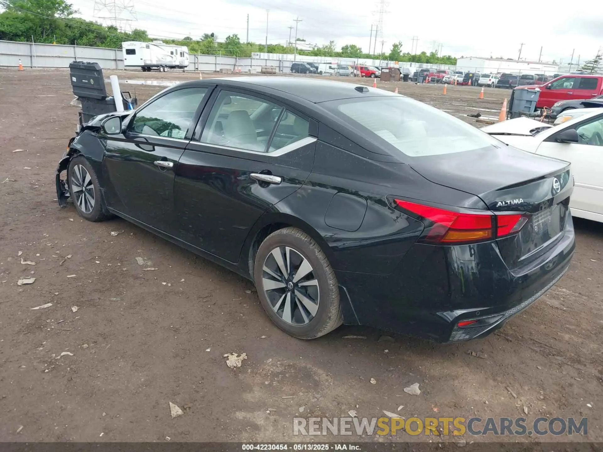 3 Photograph of a damaged car 1N4BL4EV9KC101346 NISSAN ALTIMA 2019