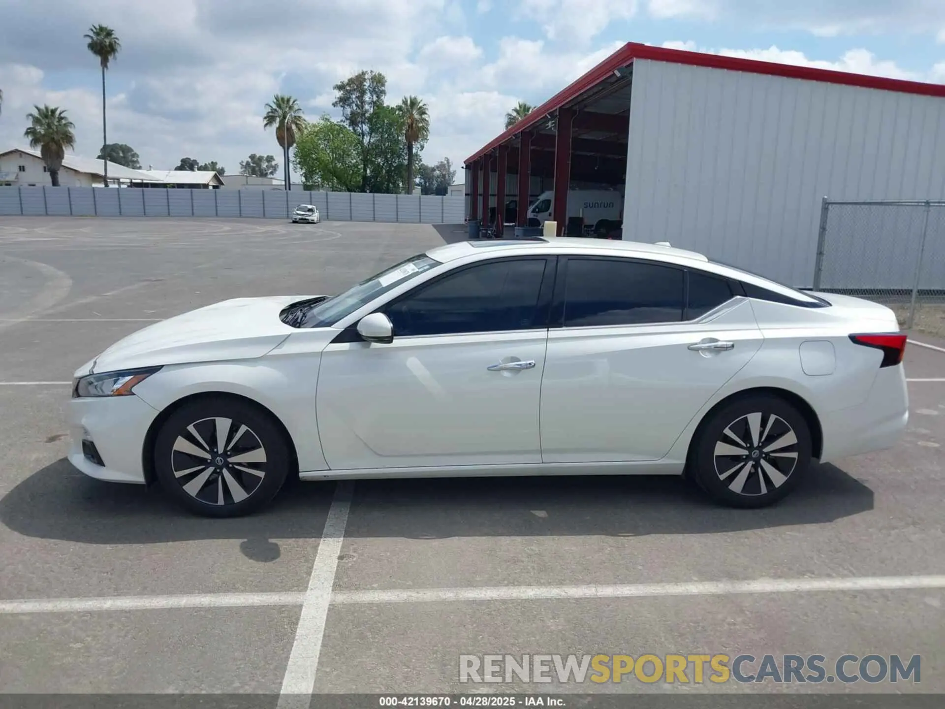 14 Photograph of a damaged car 1N4BL4EV9KC103050 NISSAN ALTIMA 2019
