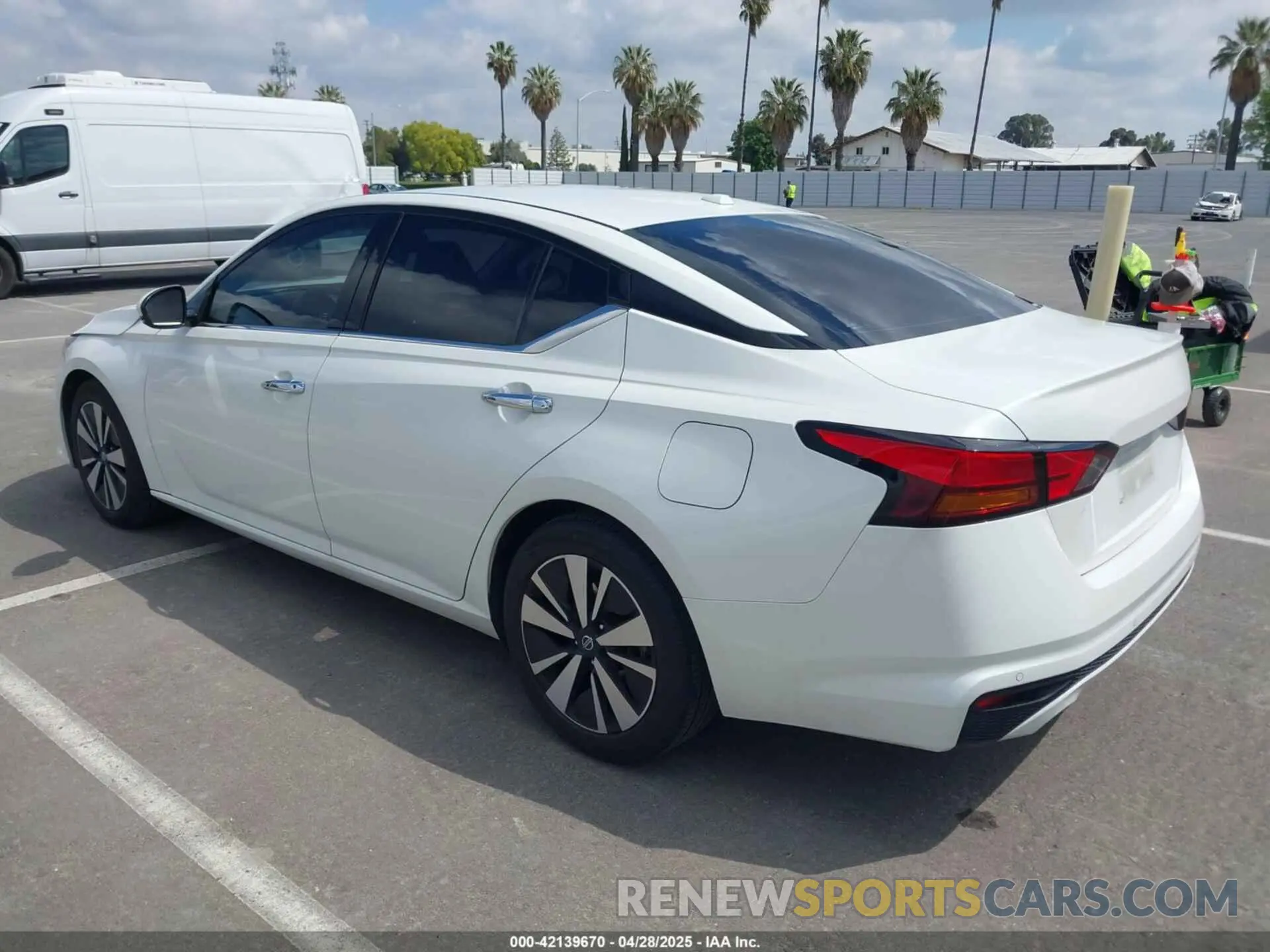 3 Photograph of a damaged car 1N4BL4EV9KC103050 NISSAN ALTIMA 2019