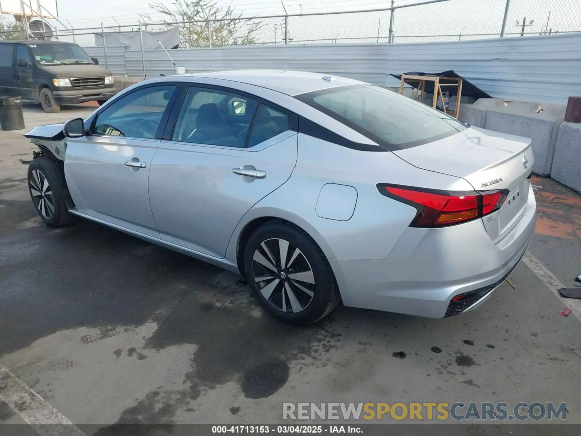 3 Photograph of a damaged car 1N4BL4EV9KC156220 NISSAN ALTIMA 2019