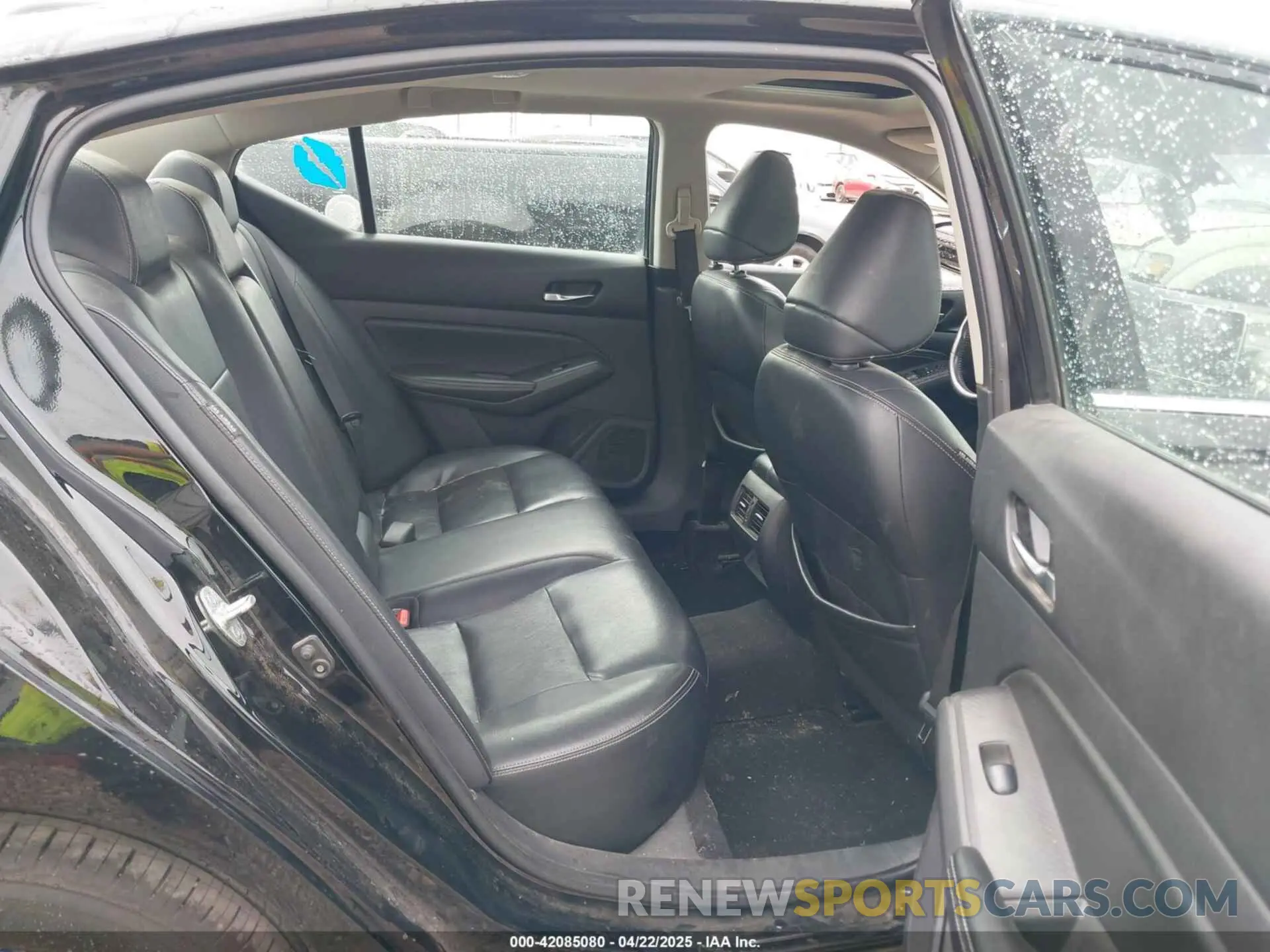8 Photograph of a damaged car 1N4BL4EV9KC171803 NISSAN ALTIMA 2019