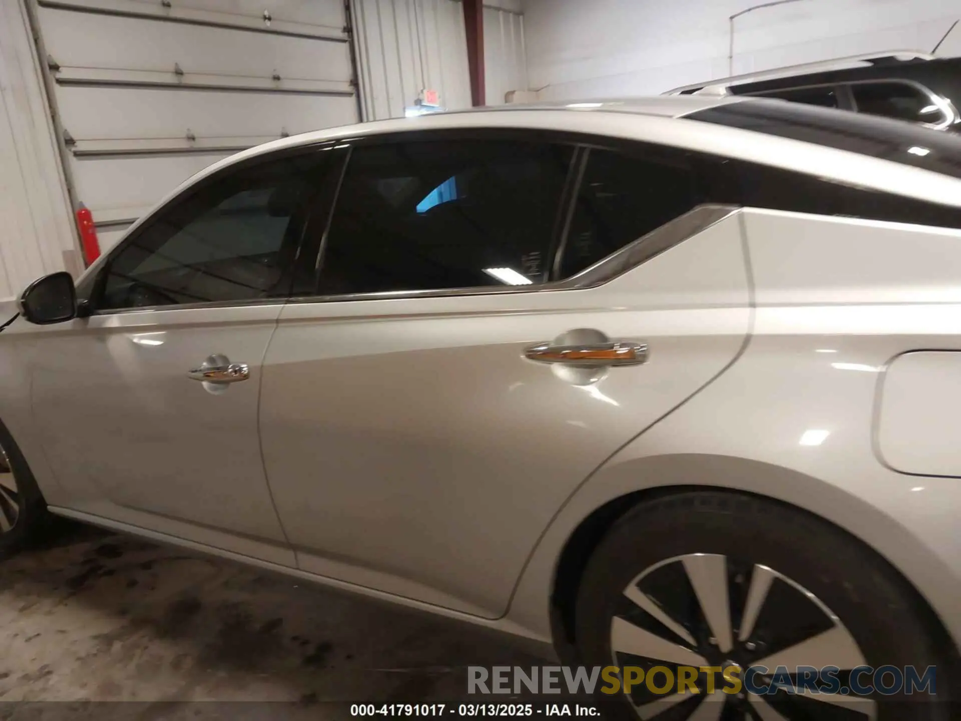 14 Photograph of a damaged car 1N4BL4EV9KC199746 NISSAN ALTIMA 2019