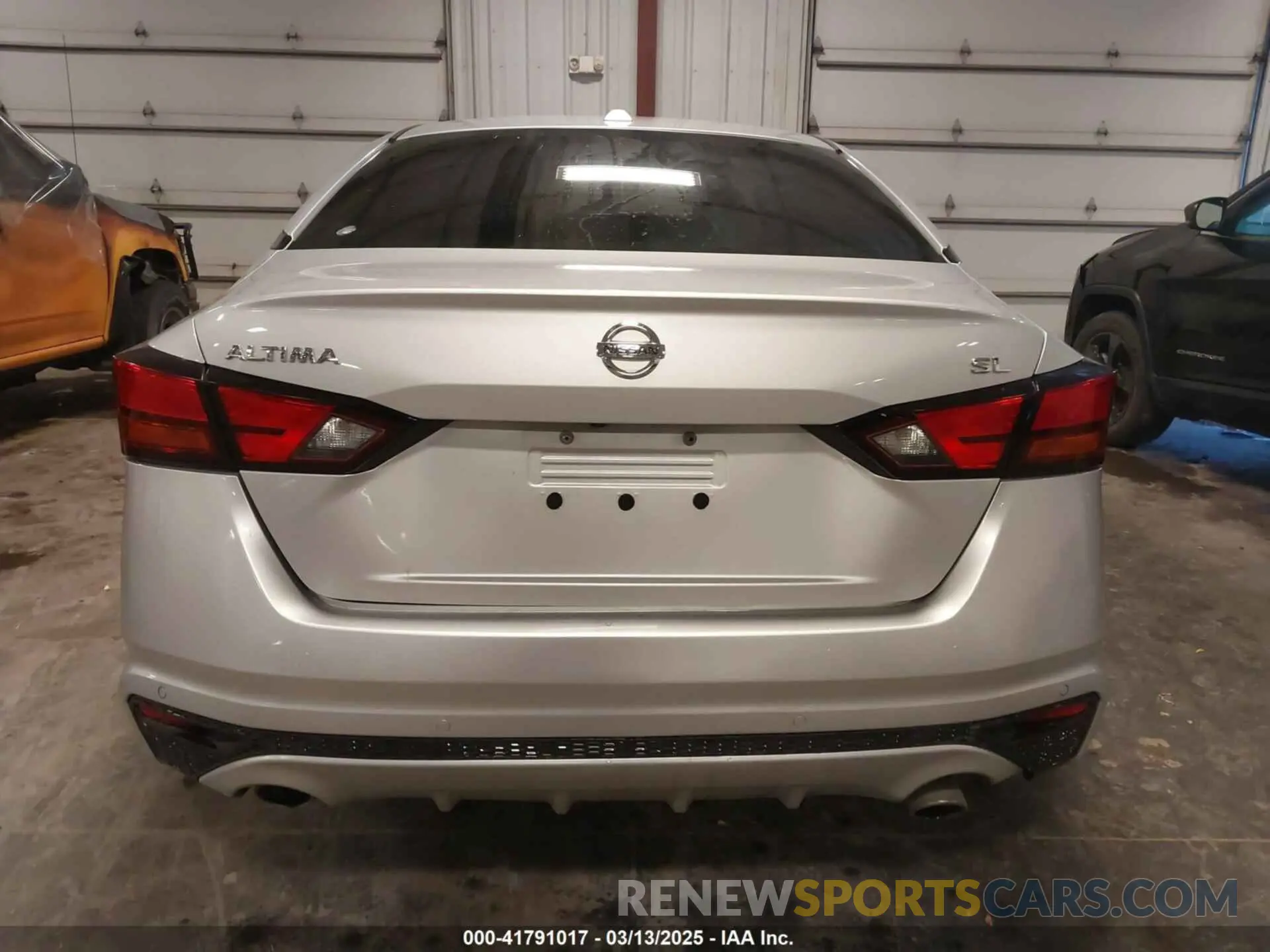 16 Photograph of a damaged car 1N4BL4EV9KC199746 NISSAN ALTIMA 2019