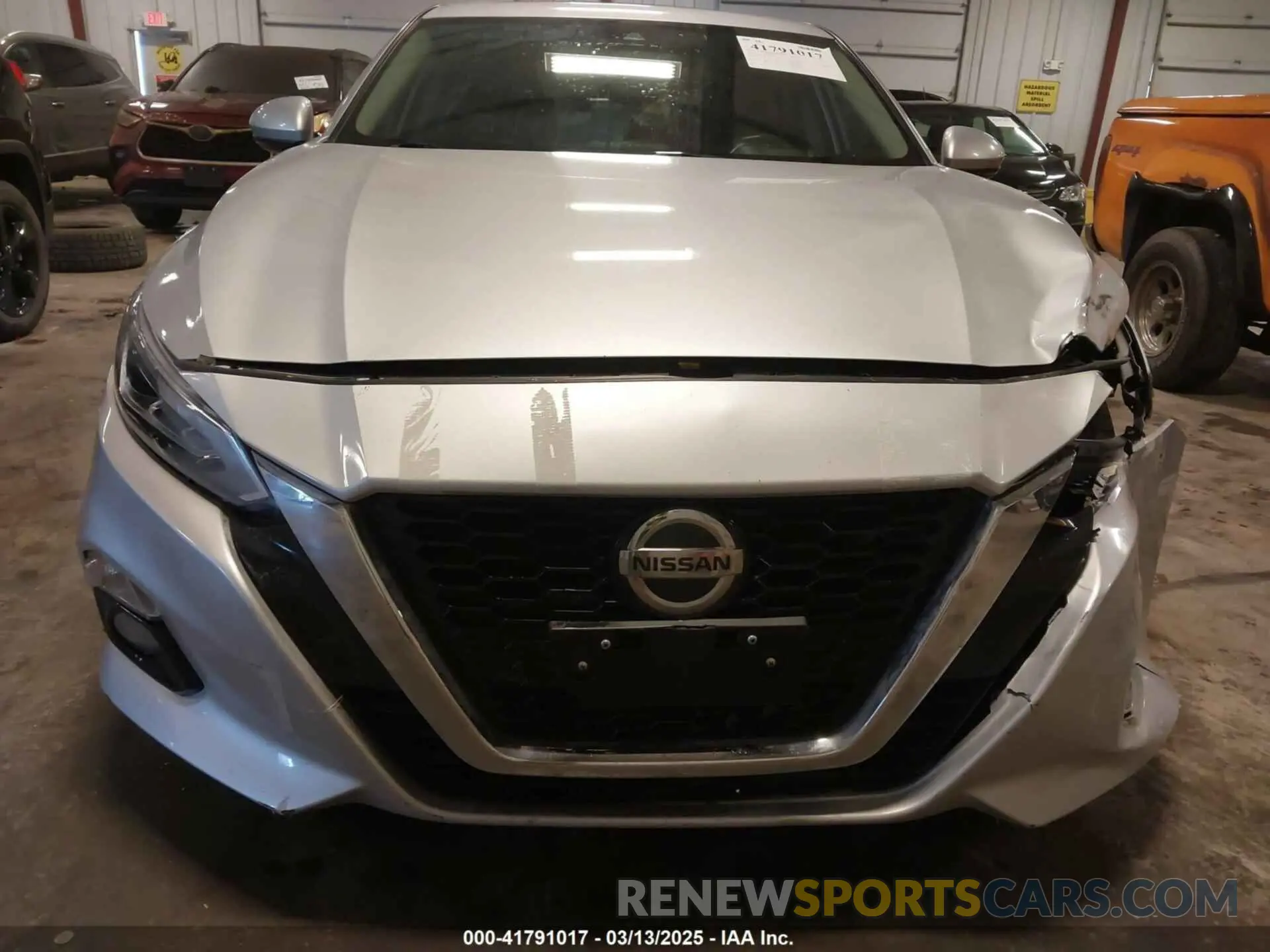 17 Photograph of a damaged car 1N4BL4EV9KC199746 NISSAN ALTIMA 2019