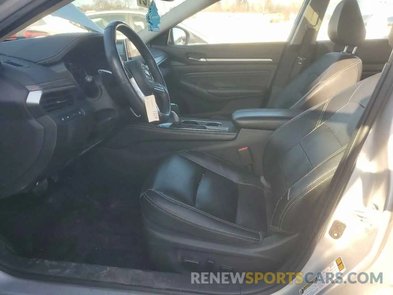 7 Photograph of a damaged car 1N4BL4EV9KC223141 NISSAN ALTIMA 2019