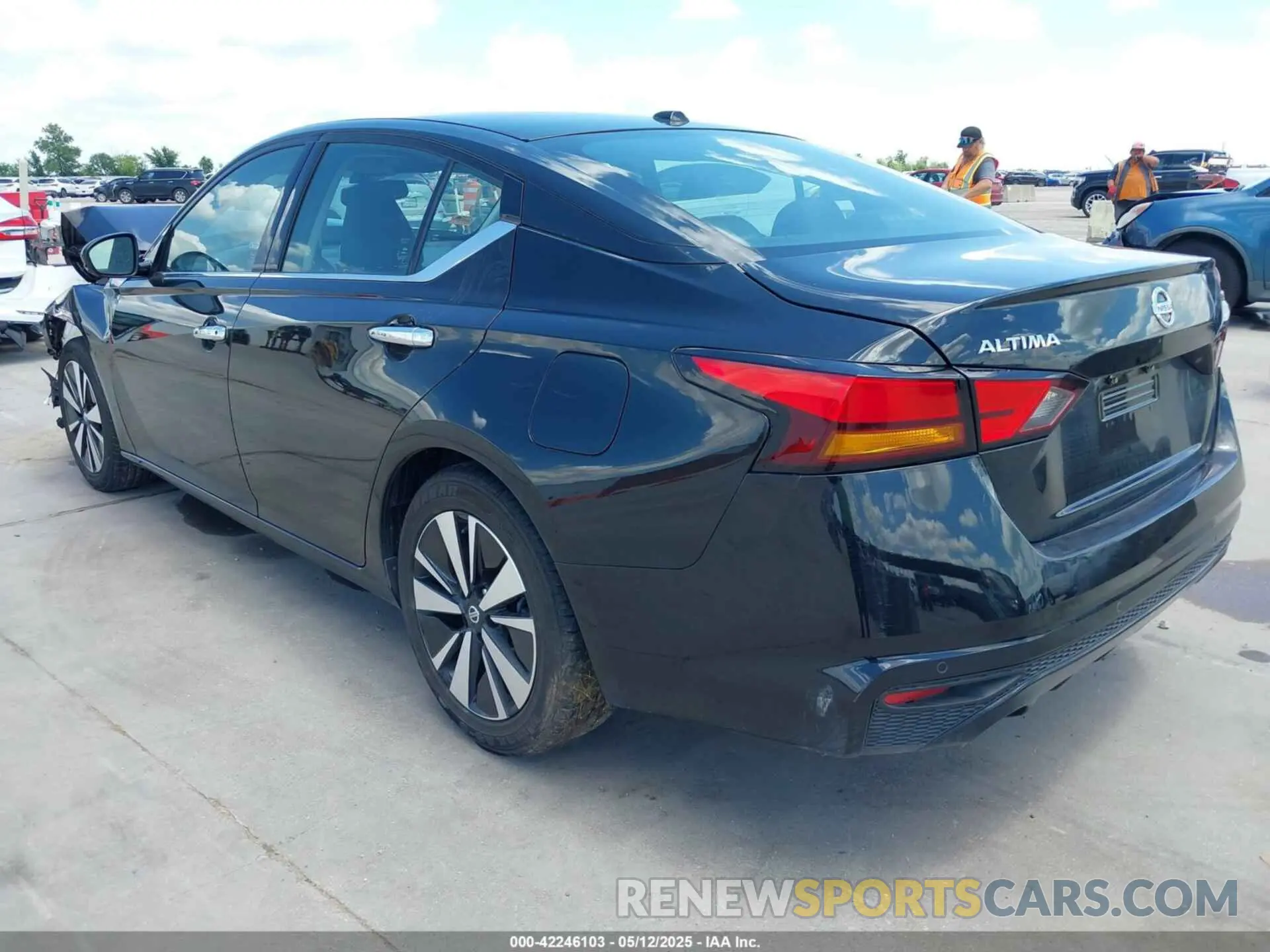 3 Photograph of a damaged car 1N4BL4EV9KC224015 NISSAN ALTIMA 2019