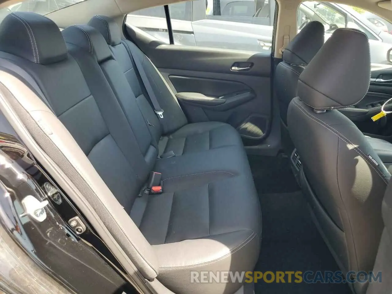 10 Photograph of a damaged car 1N4BL4EV9KC259430 NISSAN ALTIMA 2019