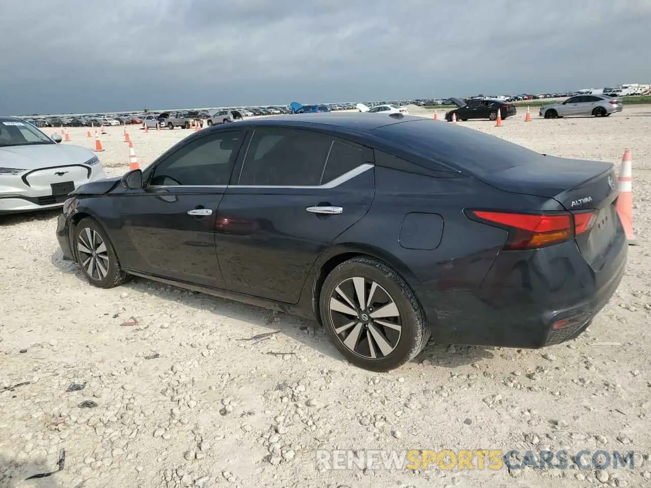 2 Photograph of a damaged car 1N4BL4EVXKC129317 NISSAN ALTIMA 2019