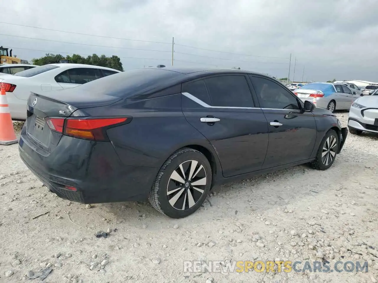 3 Photograph of a damaged car 1N4BL4EVXKC129317 NISSAN ALTIMA 2019