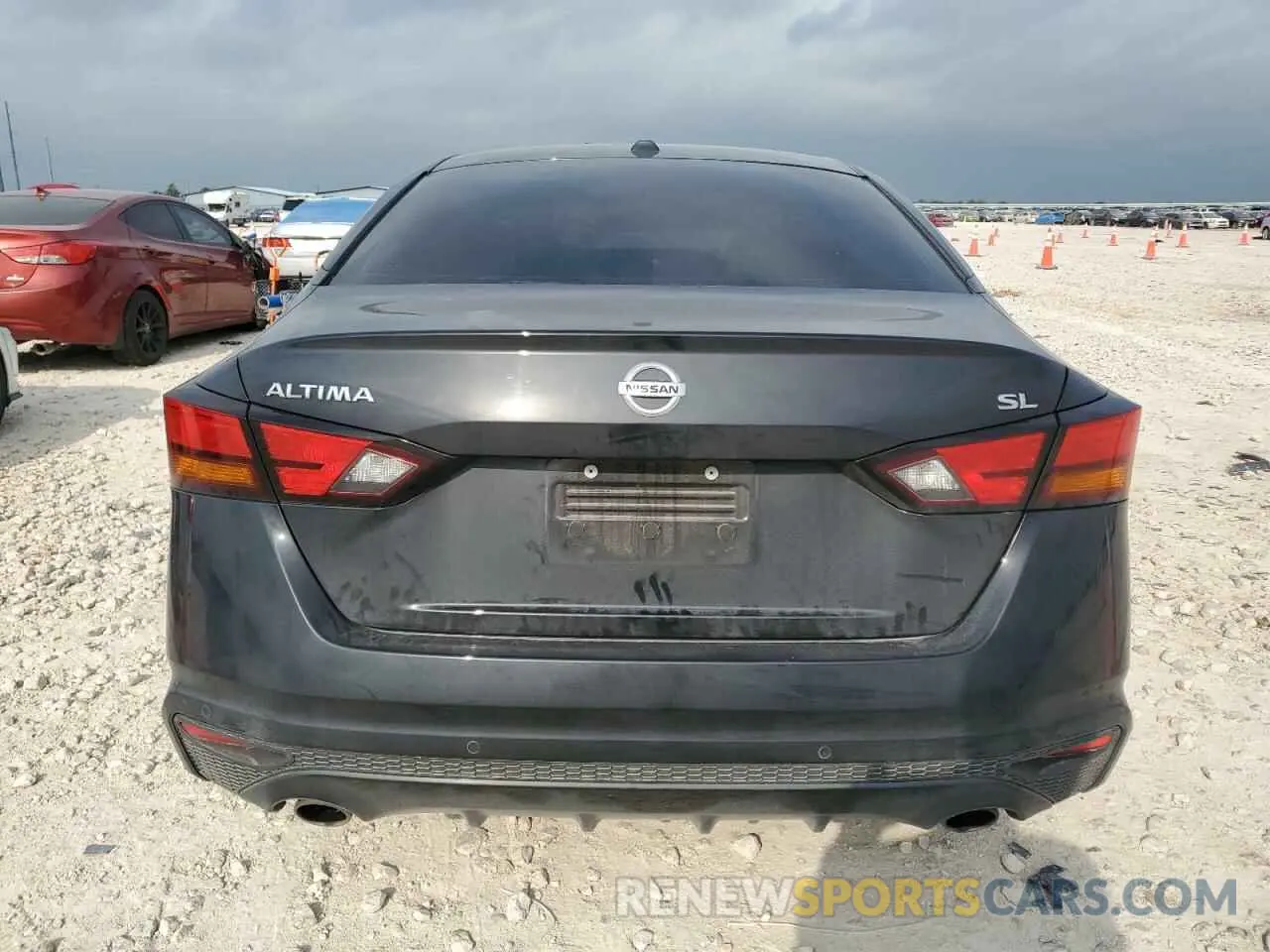 6 Photograph of a damaged car 1N4BL4EVXKC129317 NISSAN ALTIMA 2019