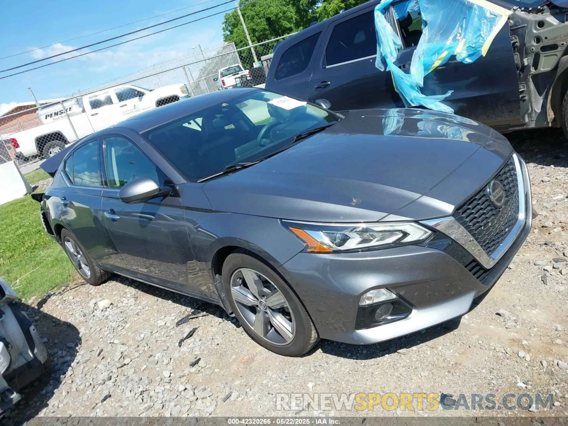 13 Photograph of a damaged car 1N4BL4EVXKC152466 NISSAN ALTIMA 2019