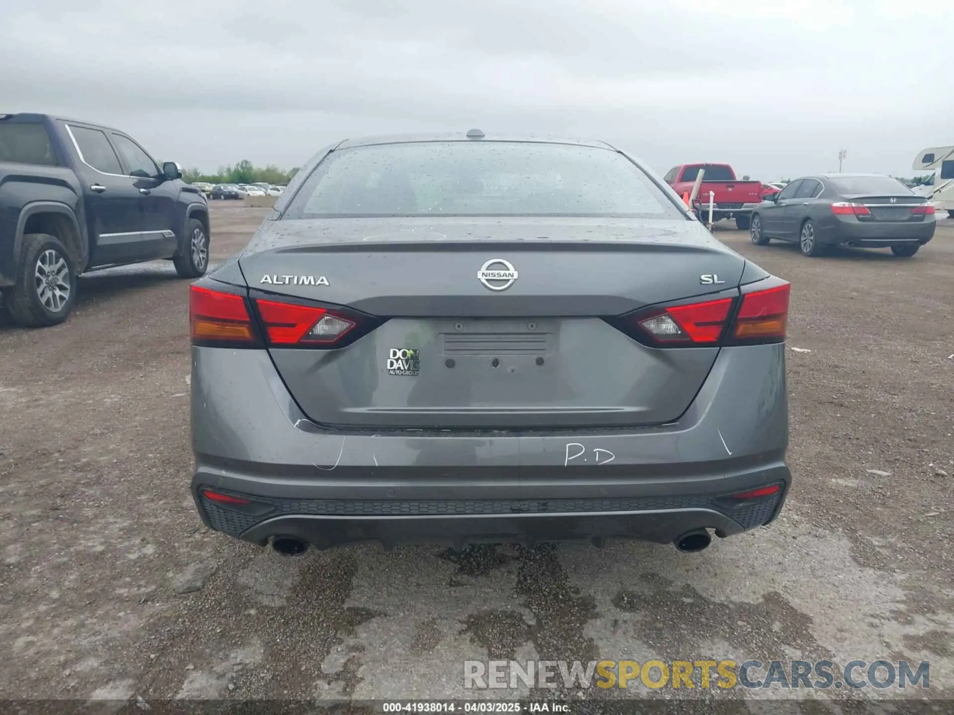 17 Photograph of a damaged car 1N4BL4EVXKC176718 NISSAN ALTIMA 2019