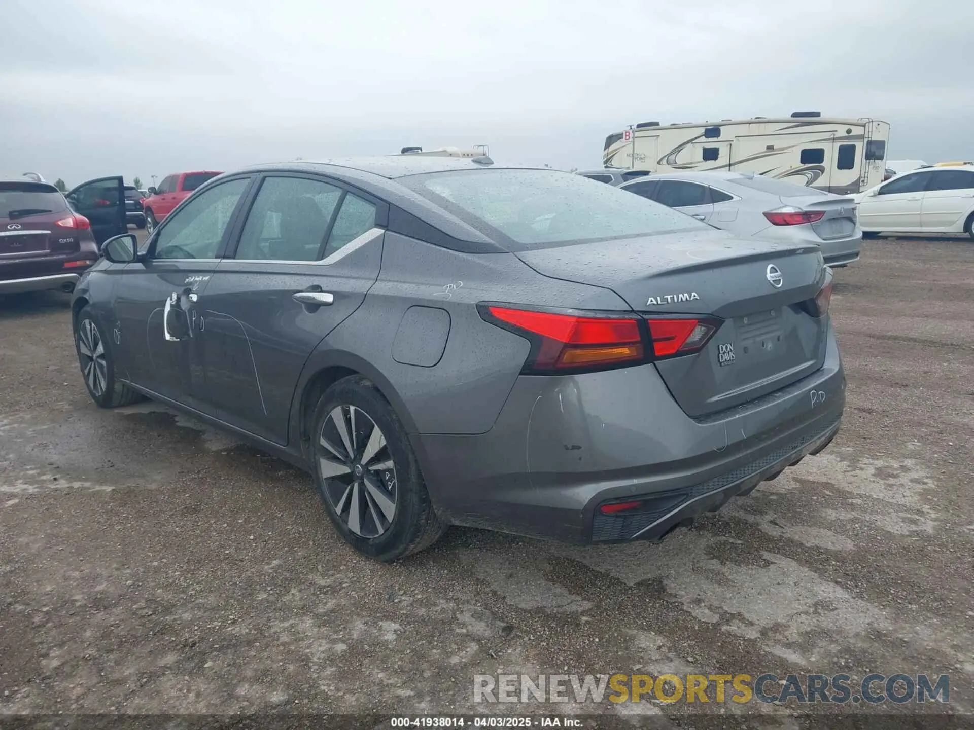 3 Photograph of a damaged car 1N4BL4EVXKC176718 NISSAN ALTIMA 2019