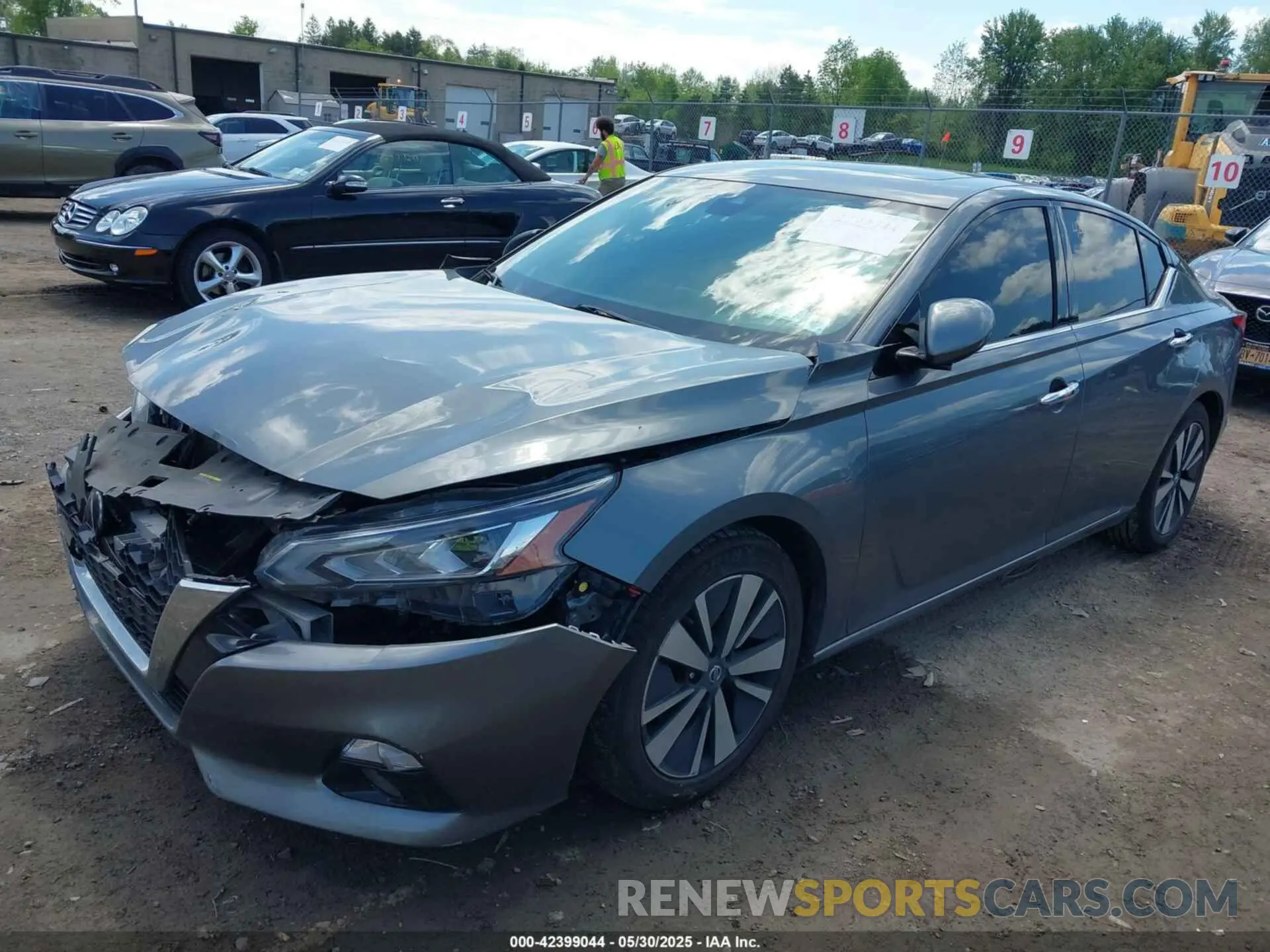 2 Photograph of a damaged car 1N4BL4EVXKC183233 NISSAN ALTIMA 2019