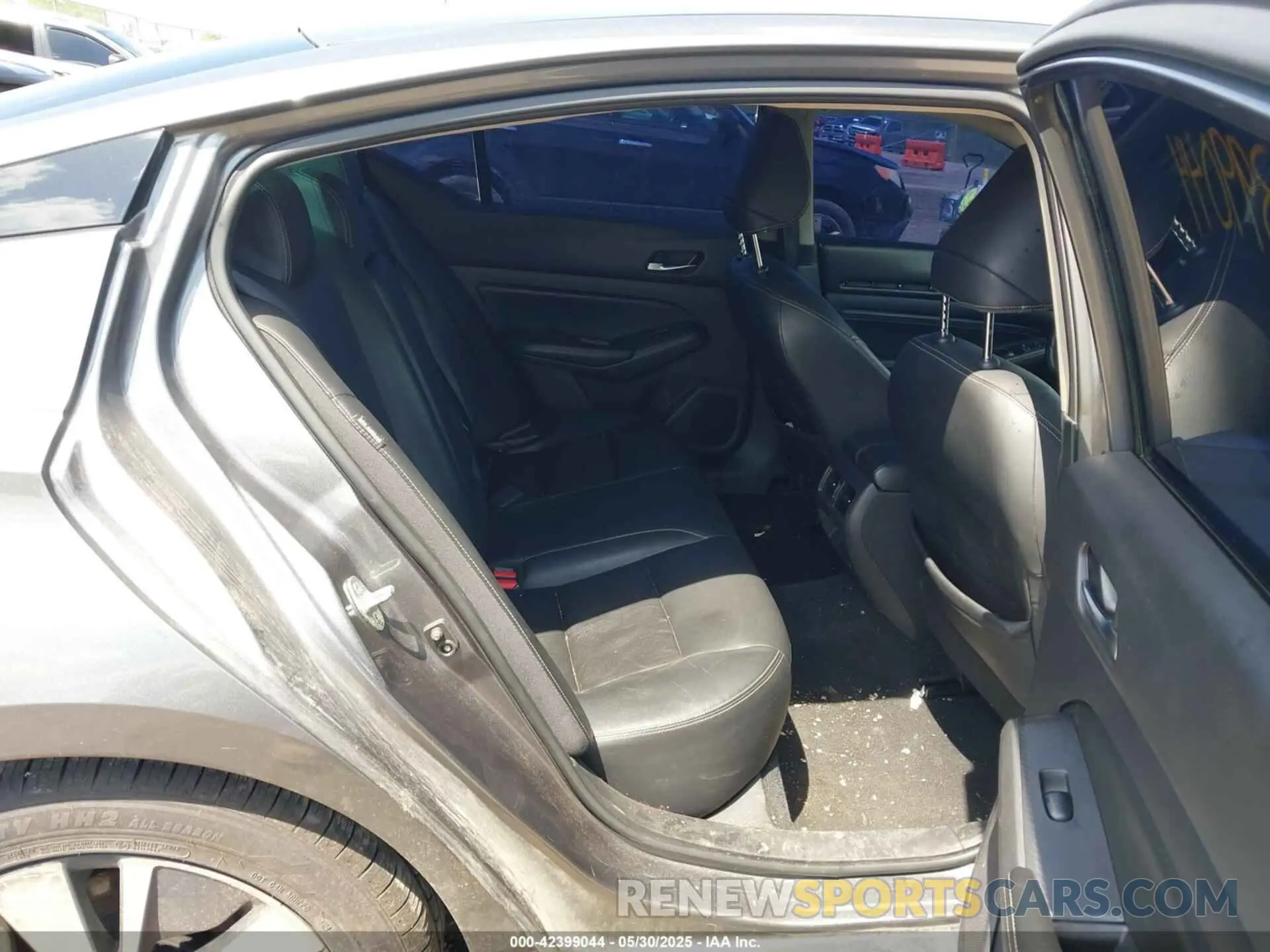 8 Photograph of a damaged car 1N4BL4EVXKC183233 NISSAN ALTIMA 2019