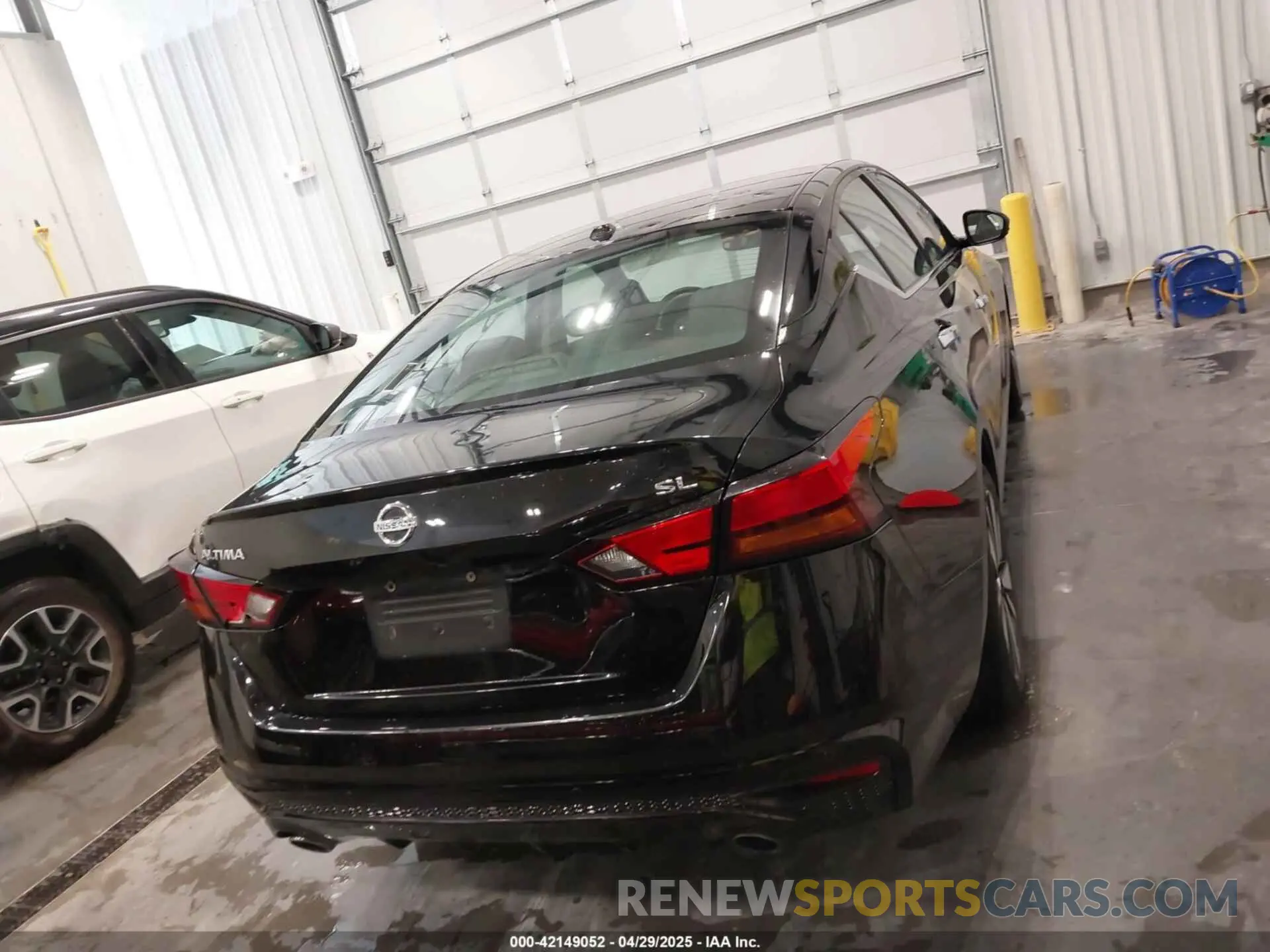 16 Photograph of a damaged car 1N4BL4EVXKC197312 NISSAN ALTIMA 2019
