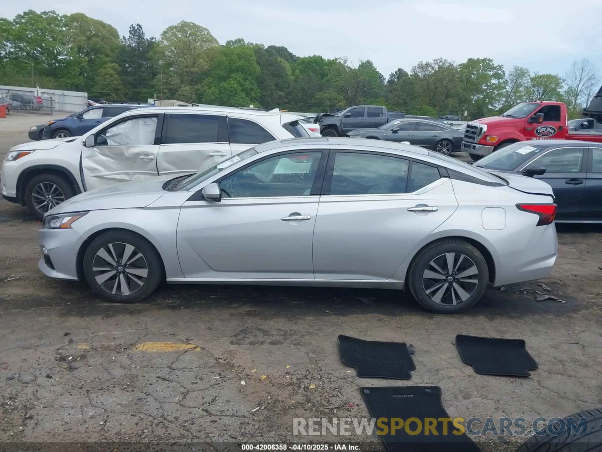 14 Photograph of a damaged car 1N4BL4EVXKC198198 NISSAN ALTIMA 2019