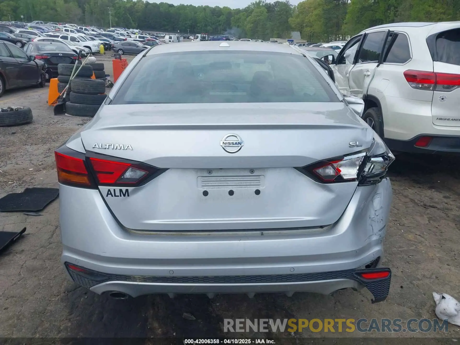 16 Photograph of a damaged car 1N4BL4EVXKC198198 NISSAN ALTIMA 2019