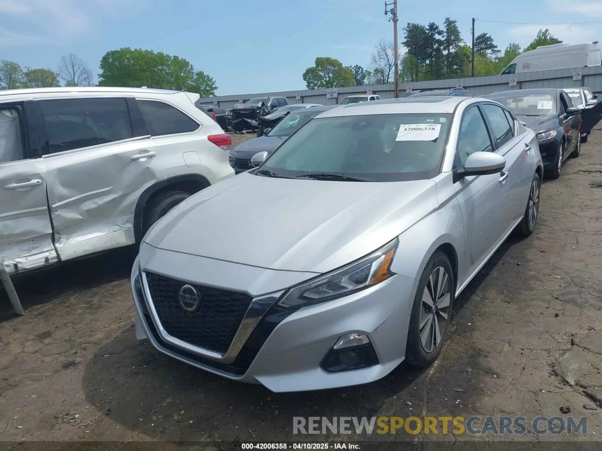 2 Photograph of a damaged car 1N4BL4EVXKC198198 NISSAN ALTIMA 2019