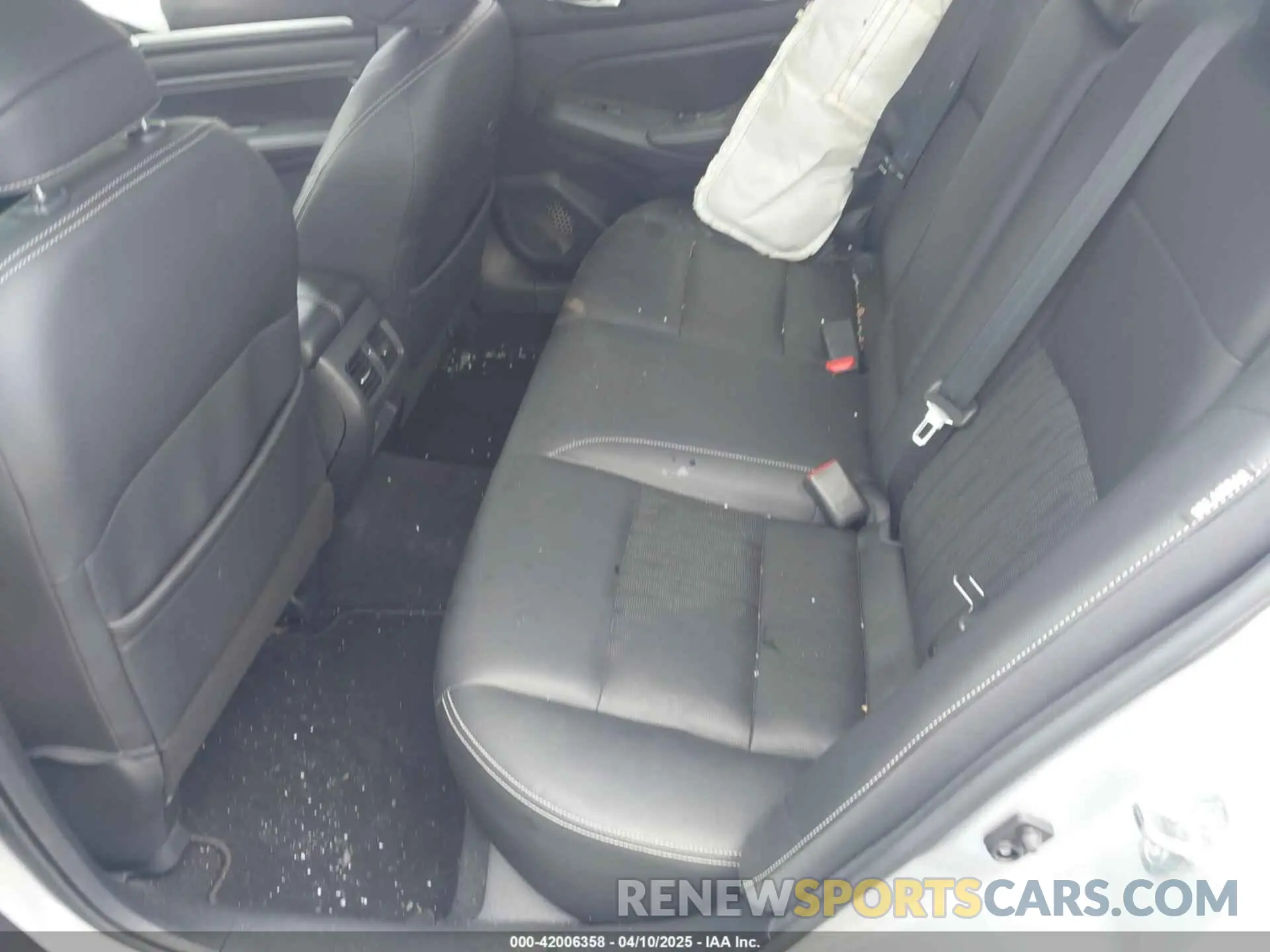 8 Photograph of a damaged car 1N4BL4EVXKC198198 NISSAN ALTIMA 2019