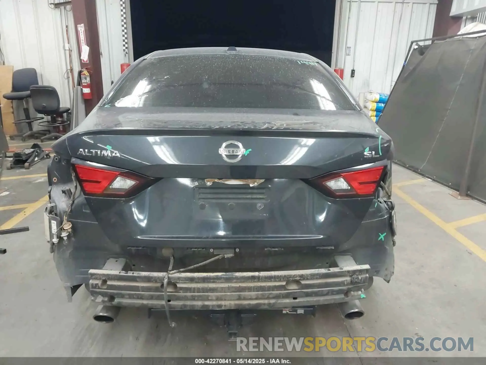 16 Photograph of a damaged car 1N4BL4EVXKC240546 NISSAN ALTIMA 2019