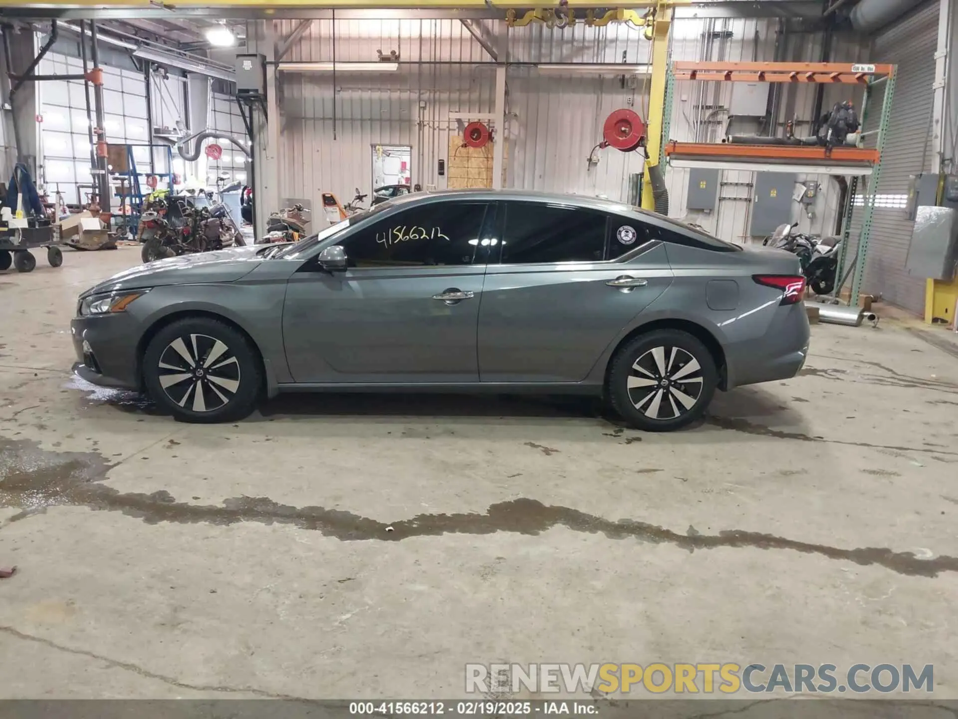 14 Photograph of a damaged car 1N4BL4EW0KC132574 NISSAN ALTIMA 2019