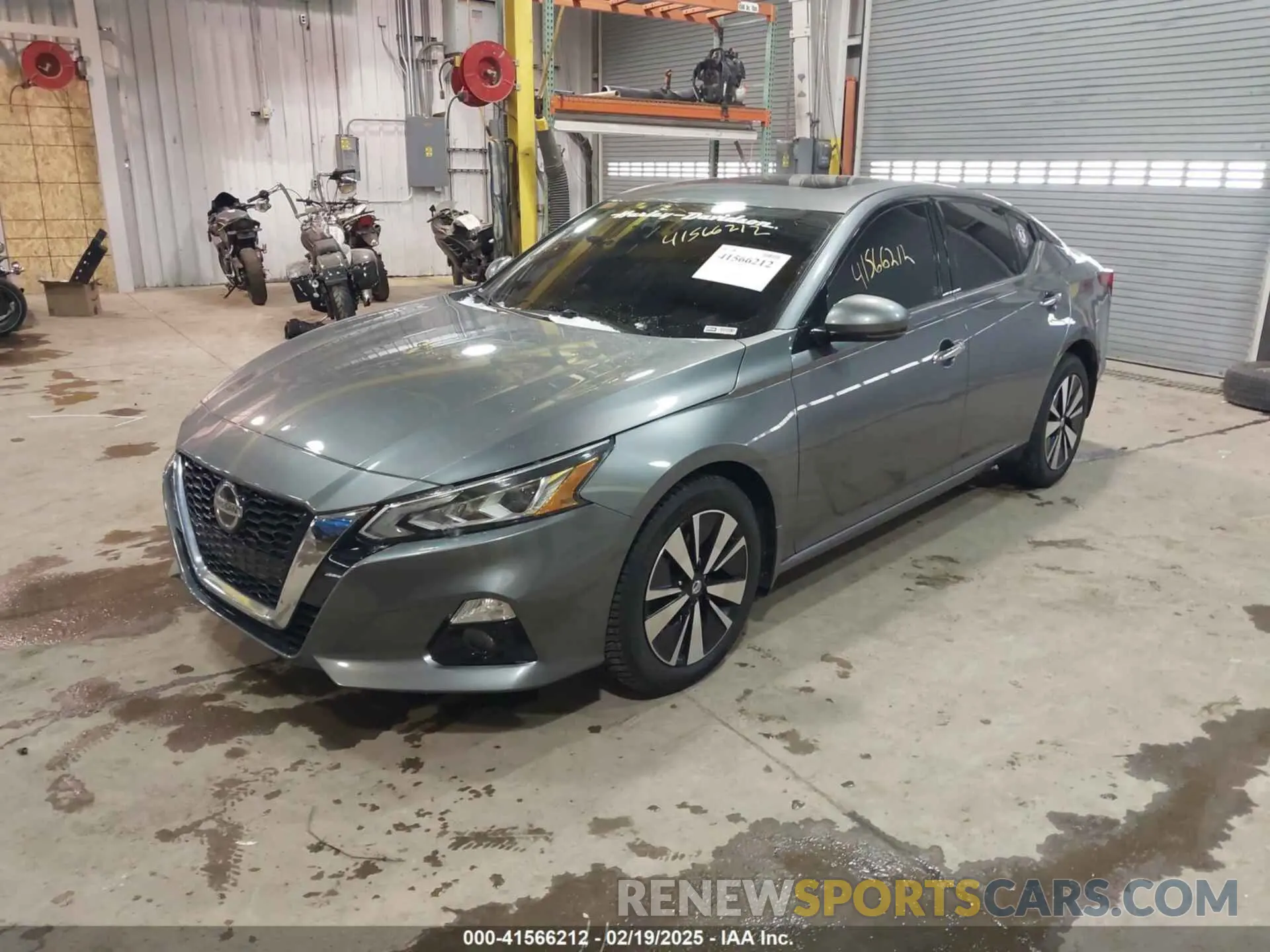 2 Photograph of a damaged car 1N4BL4EW0KC132574 NISSAN ALTIMA 2019