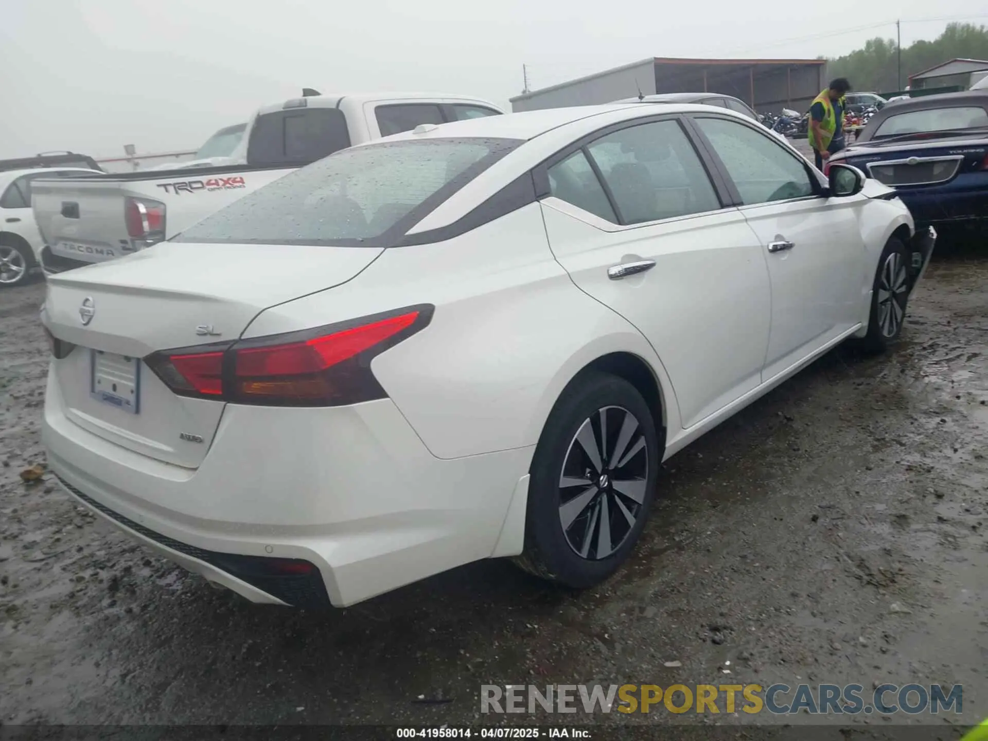 4 Photograph of a damaged car 1N4BL4EW3KN312958 NISSAN ALTIMA 2019