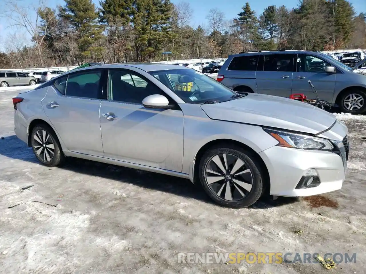 4 Photograph of a damaged car 1N4BL4EW5KC220990 NISSAN ALTIMA 2019