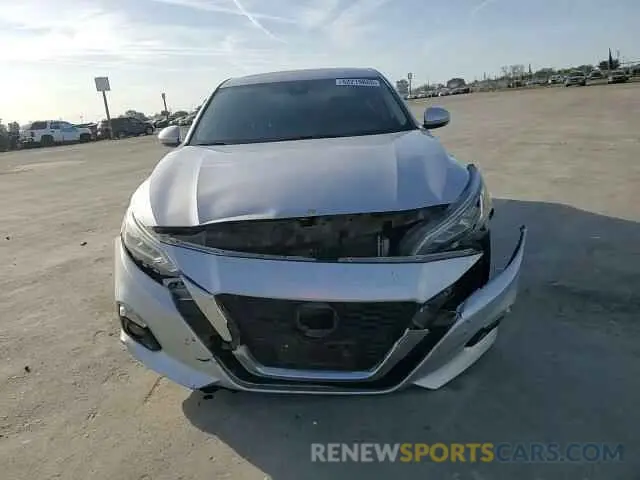 11 Photograph of a damaged car 1N4BL4EW5KN309026 NISSAN ALTIMA 2019