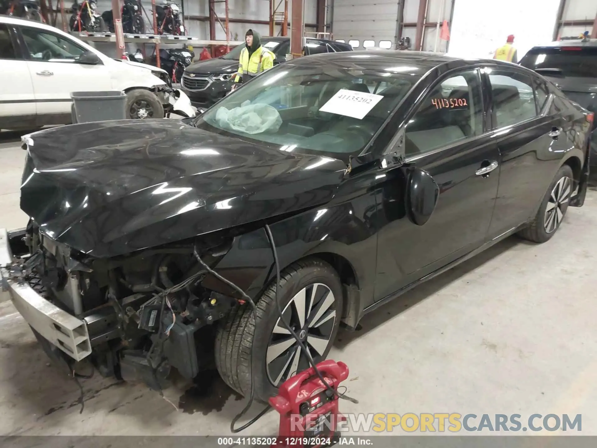 2 Photograph of a damaged car 1N4BL4EW6KC185215 NISSAN ALTIMA 2019