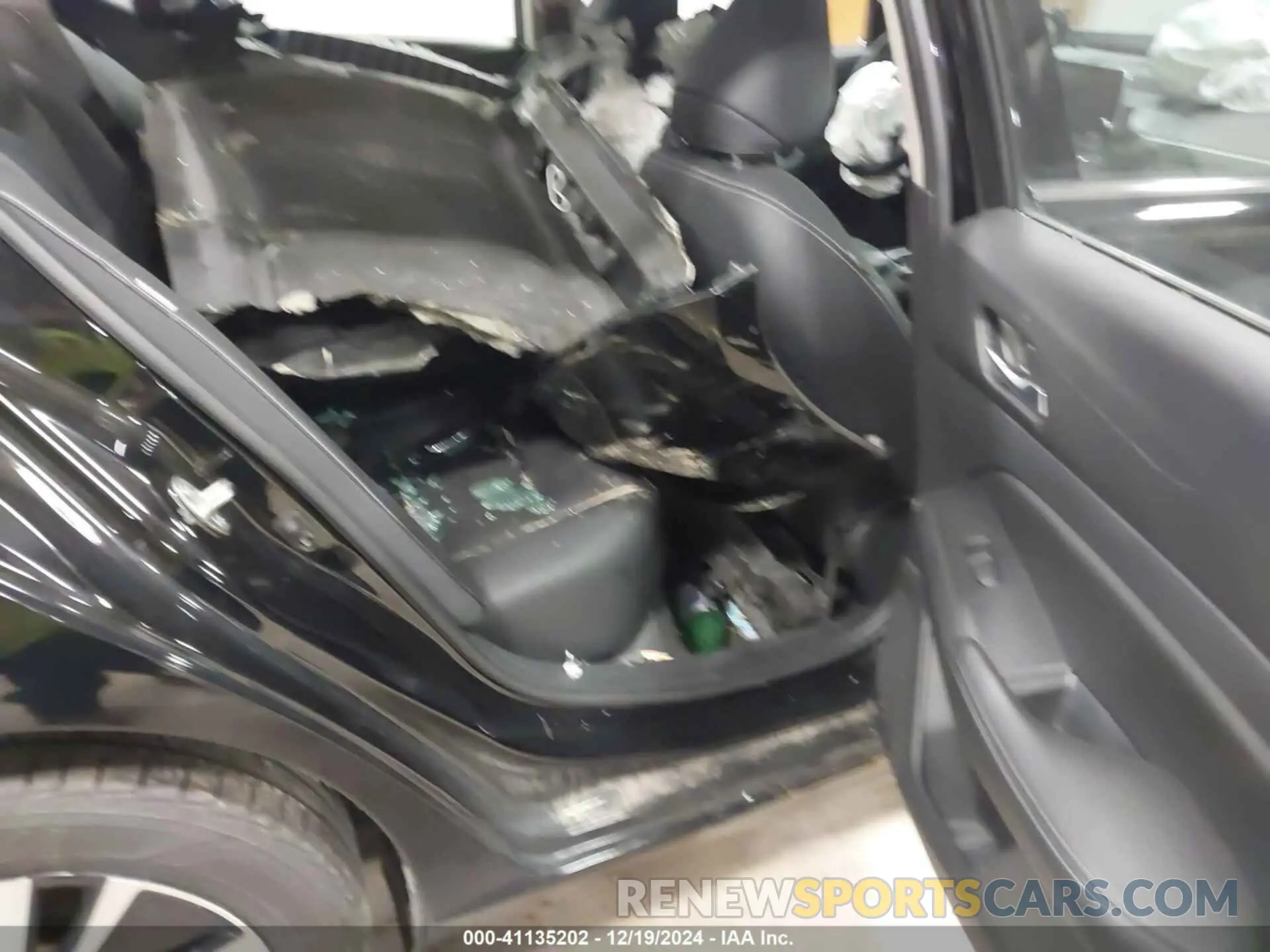 8 Photograph of a damaged car 1N4BL4EW6KC185215 NISSAN ALTIMA 2019