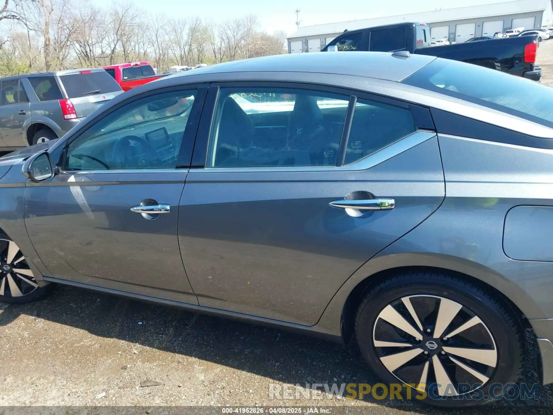 15 Photograph of a damaged car 1N4BL4EWXKC132775 NISSAN ALTIMA 2019