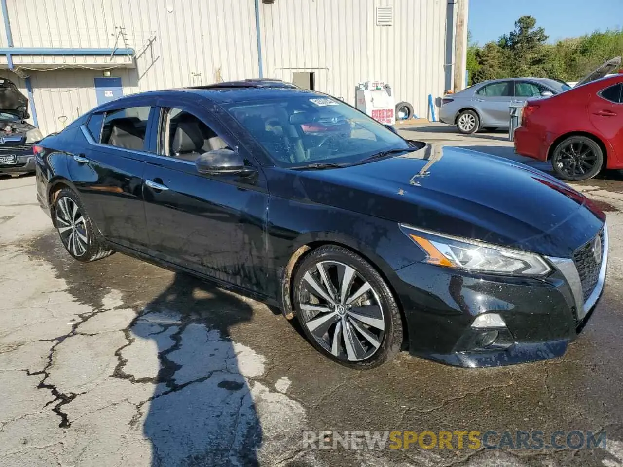 4 Photograph of a damaged car 1N4BL4FV0KC220286 NISSAN ALTIMA 2019