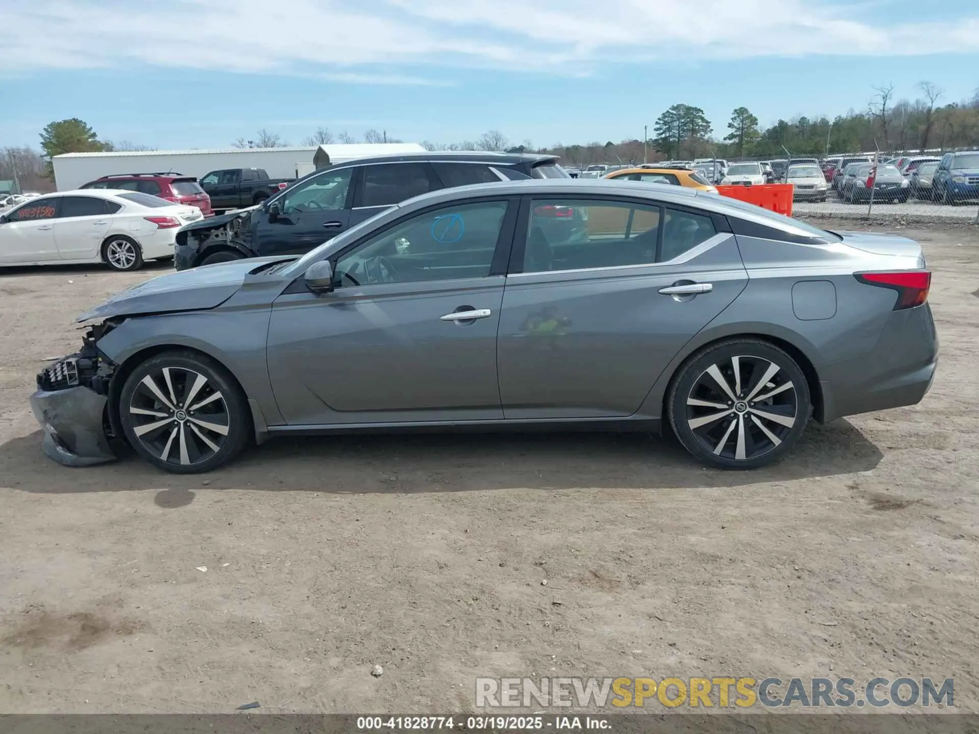 14 Photograph of a damaged car 1N4BL4FV1KC104563 NISSAN ALTIMA 2019